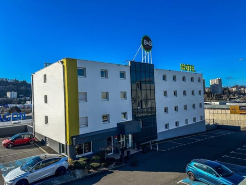 Property building, Day, Parking