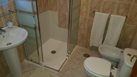 Shower, Toilet, Bathroom, bidet