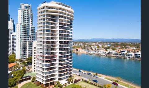 Spectrum Holiday Apartments Apartment hotel in Surfers Paradise