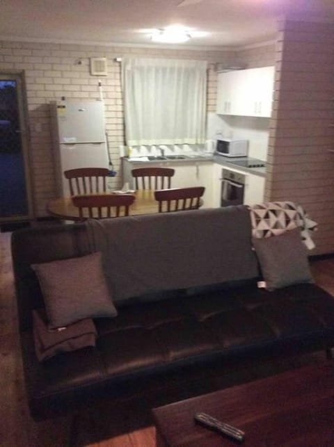 Affordable Apartment close to city and Beaches Copropriété in Perth
