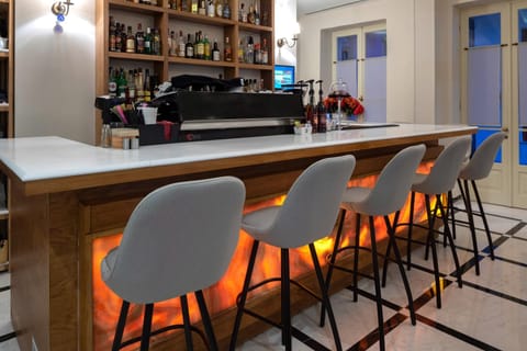 Lounge or bar, On site, Text overlay, Drinks, Alcoholic drinks, Non alcoholic drinks