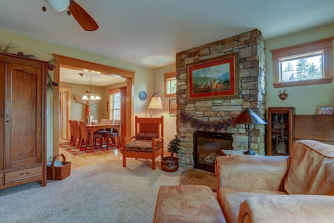 Wanderlust House in Hood River