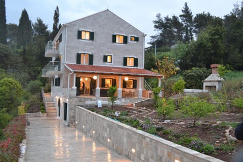 Neighbourhood, Natural landscape, View (from property/room), On site, Garden view