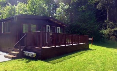 28 Riverside, Caer Beris Holiday Park Chalet in Wales