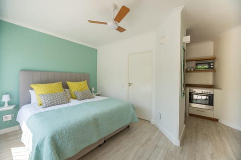 Kitchen or kitchenette, Photo of the whole room, Bedroom