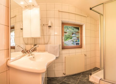 Haus Sonnenseit'n Bed and Breakfast in Neustift im Stubaital