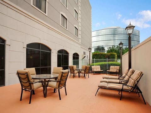 Embassy Suites by Hilton Dallas Near the Galleria Hotel in Addison