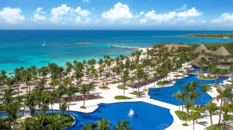 Bird's eye view, Pool view