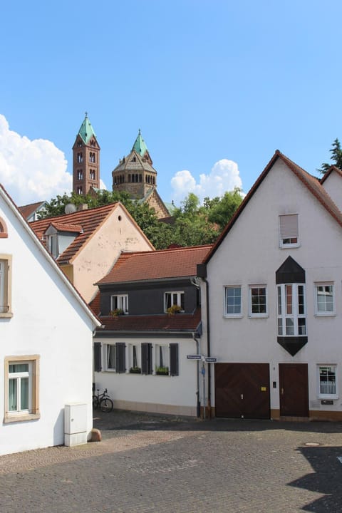 Nearby landmark, Quiet street view