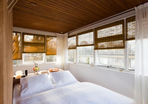 Bed, Winter, TV and multimedia, Bedroom, Autumn, Lake view, Lake view, River view, River view