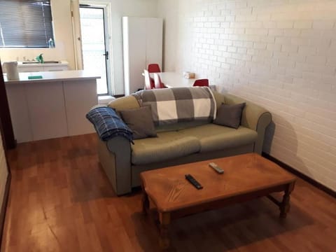 Dianella · Affordable & comfortable close to the city & shops Condo in Perth