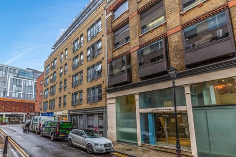 2 Bed Executive Apartment next to Liverpool Street FREE WIFI by City Stay Aparts London Copropriété in London Borough of Islington
