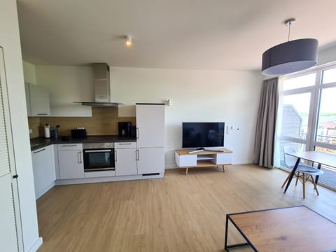 Patio, TV and multimedia, Balcony/Terrace, Kitchen or kitchenette, Living room, Photo of the whole room, Decorative detail, Seating area, Dining area