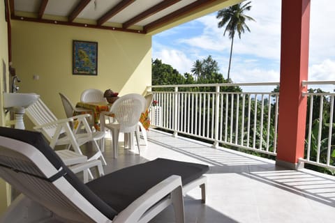 Haut de villa dans son écrin de verdure Casa in Martinique