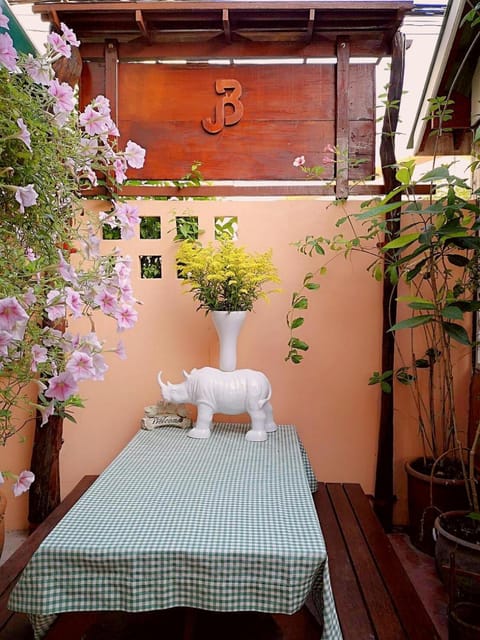 Pimthong Place Bed and Breakfast in Bangkok