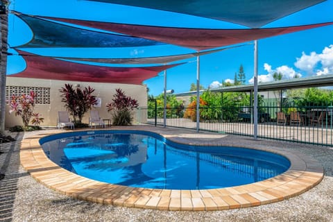 Kitchen or kitchenette, Communal kitchen, Pool view