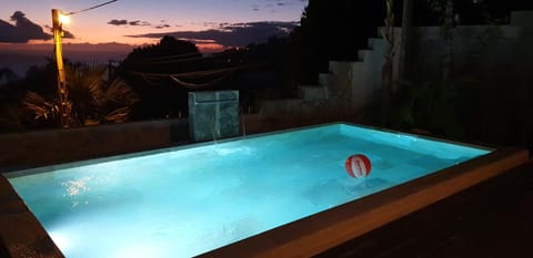 Casa vue mer - piscine privée et chauffée Casa in Saint-Leu