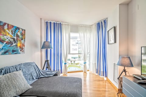 Apartamento lujo& piscina junto Barcelona Centro Appartement in Vallès Occidental