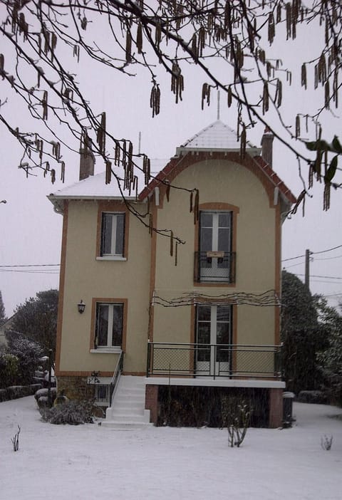 la villa des chats Chambre d’hôte in Saint-Germain-en-Laye