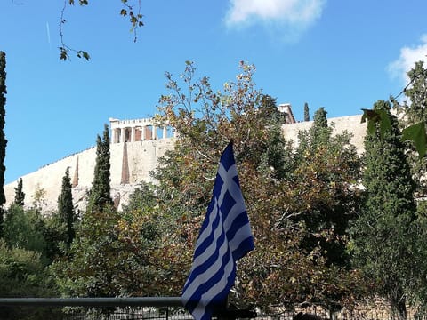 Parthenon View Apt Condo in Athens