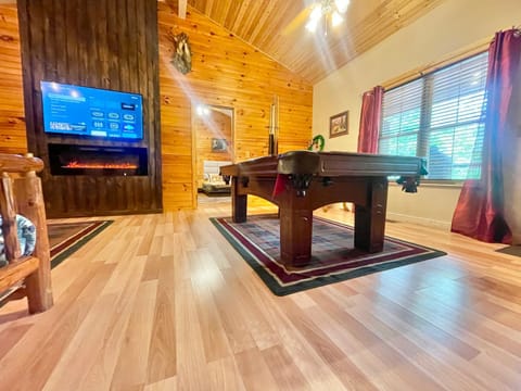 Dancing Bear House in Pigeon Forge