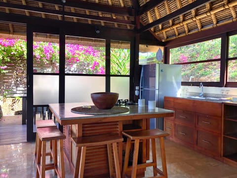 Kitchen or kitchenette, Garden view, Sea view