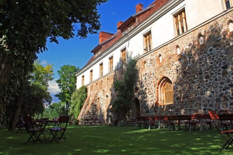 Property building, Day, Garden