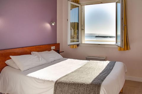 Property building, Bedroom, Sea view, Sea view