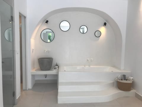 Quartano Luxury Cycladic Residence, Adults Only (13+) Hotel in Naousa