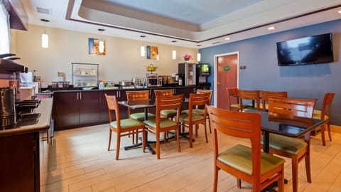 Restaurant/places to eat, Dining area, On site, Breakfast, Breakfast