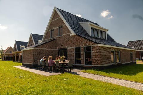 Property building, People, Garden, Garden view, group of guests