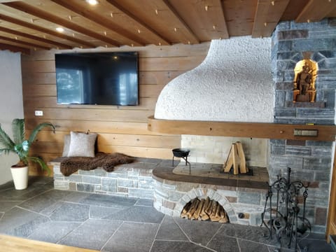 TV and multimedia, Decorative detail