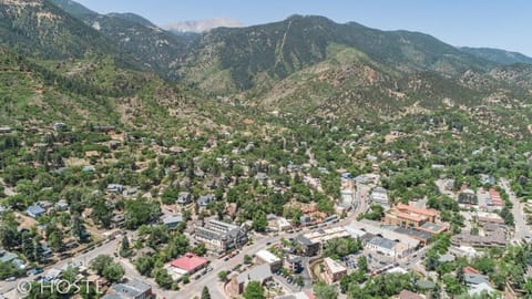 *H* NEW! Manitou Springs Downtown Retreat * House in Manitou Springs