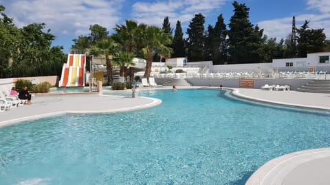 Mobile Home tout confort Séléna Campingplatz /
Wohnmobil-Resort in Agde