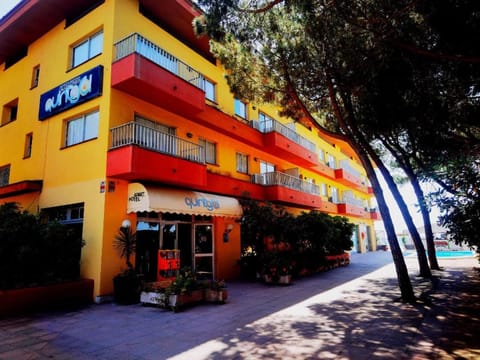 Apartamentos Quintasol Apartment hotel in Maresme