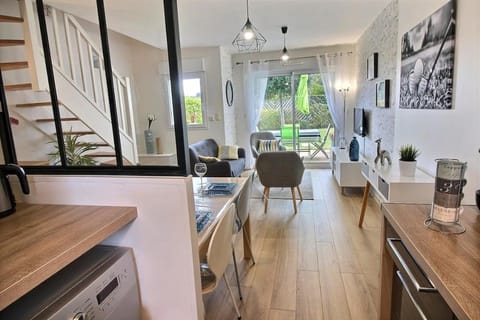 Gite - Le Green - Maison avec Terrasse dans parc avec piscine proche plages et Golf House in Brittany