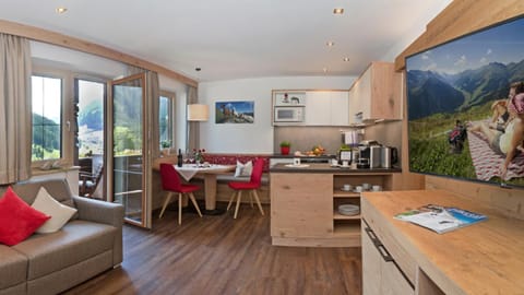 Kitchen or kitchenette, Living room, Dining area, Mountain view