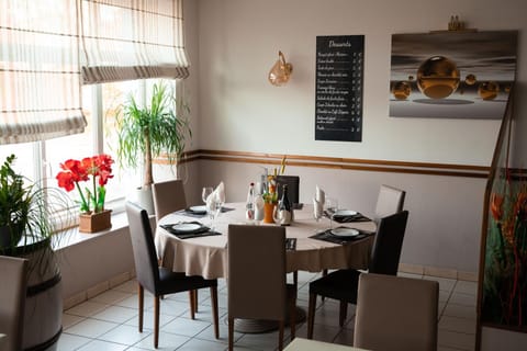 Logis Hôtel Restaurant La Vraine Hôtel in Vosges