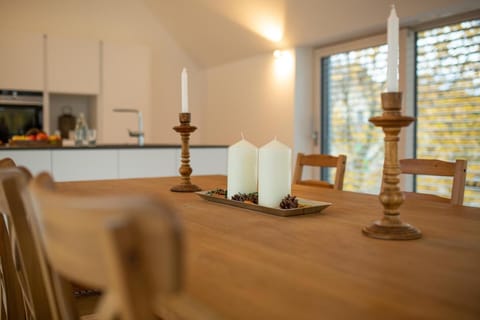 Living room, Decorative detail, Dining area
