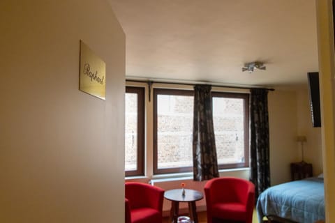 Seating area, Bedroom