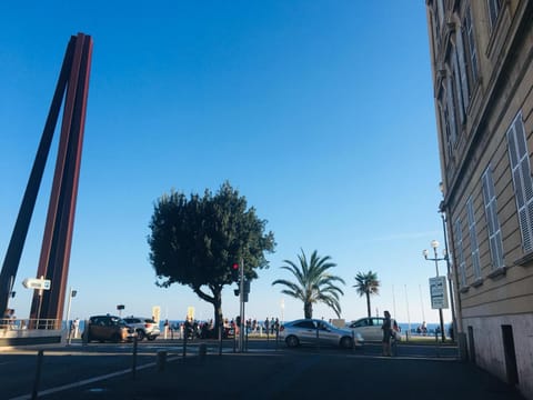 Perla Duplex - No Better Location In Nice Condominio in Nice