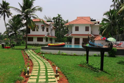 Water's Edge Villas Bed and Breakfast in Kerala