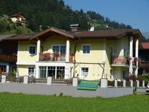 Facade/entrance, Day, Garden, Balcony/Terrace, Balcony/Terrace