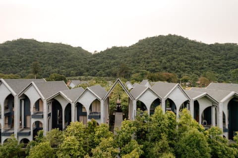 Property building, Day, Natural landscape, Bird's eye view, Mountain view