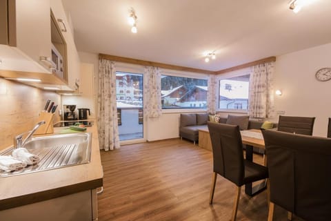 Kitchen or kitchenette, Living room, Decorative detail, Seating area