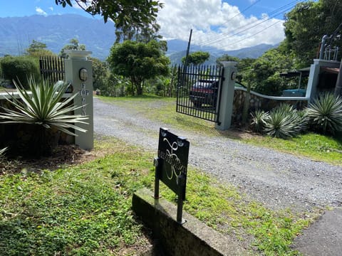 Neighbourhood, Street view