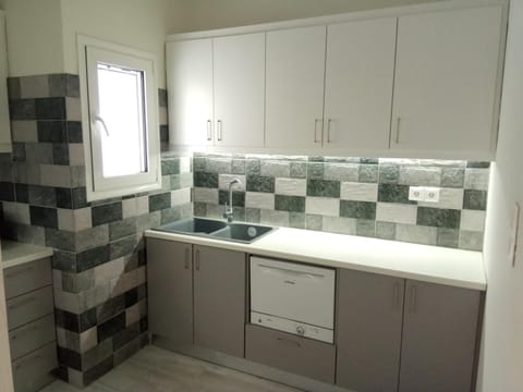 Spring, Day, Activities, Winter, Summer, Coffee/tea facilities, Kitchen or kitchenette, Other, Other, Photo of the whole room, Decorative detail, Decorative detail, Seating area, Dining area, Autumn, On site, Area and facilities, Seasons