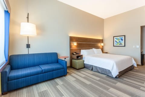 Holiday Inn Express & Suites - Springfield North, an IHG Hotel Hotel in Springfield