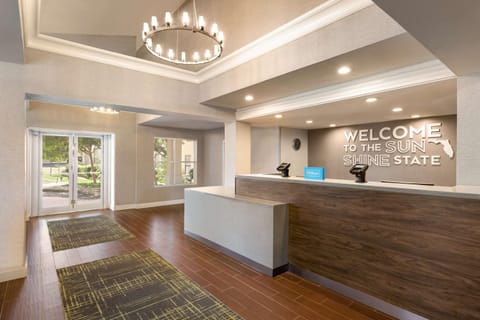 Hampton Inn & Suites Fort Lauderdale Airport Hotel in Dania Beach