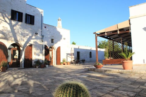 Facade/entrance, Day, View (from property/room), Living room, Lobby or reception, Decorative detail